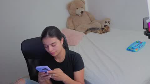 valerihouse_ online show from August 11, 1:51 am