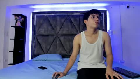 valerios_ online show from August 13, 12:08 pm