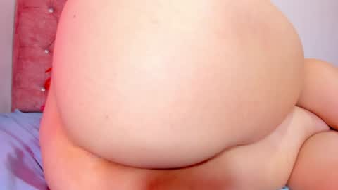 valery_adams13 online show from July 1, 4:08 pm