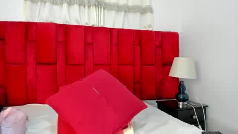 valery_adams13 online show from July 2, 10:38 am
