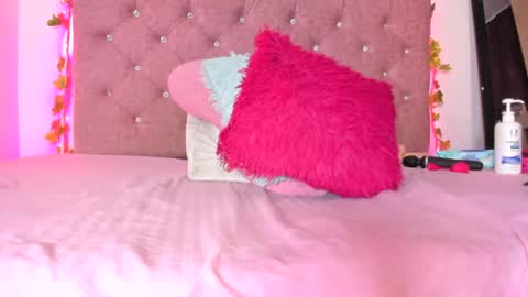 valery_adams13 online show from August 11, 11:45 am