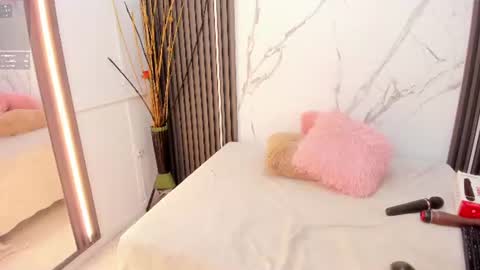 valery_chica online show from August 14, 6:00 pm