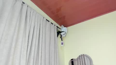 valery_roouse online show from August 11, 2:13 am