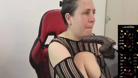 valery adams online show from August 11, 12:01 am