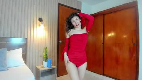 valeryn rosse online show from August 12, 1:08 am