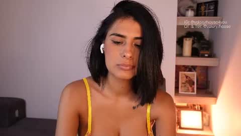 Dayii  OF dayiisalazar29 online show from August 1, 2:50 am