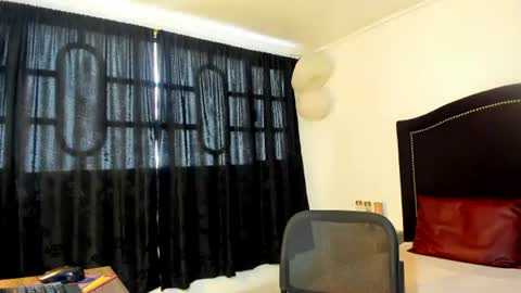 valey_nicole online show from August 6, 5:23 pm