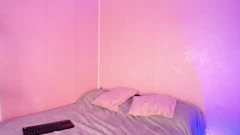 valk_diaz online show from August 1, 9:37 am