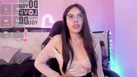 valk_diaz online show from August 3, 1:29 pm