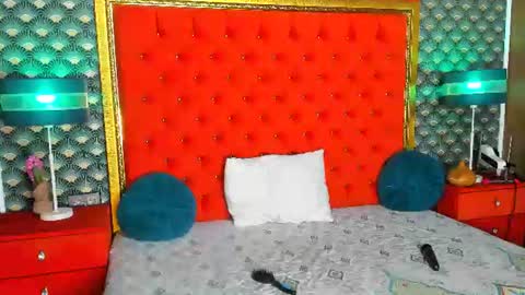 Val online show from August 15, 7:12 am