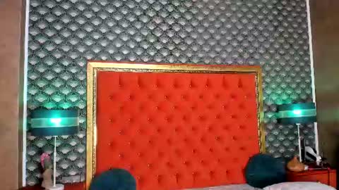 Val online show from August 15, 10:47 pm