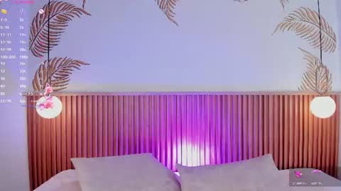 valleriie_ online show from August 8, 3:56 pm