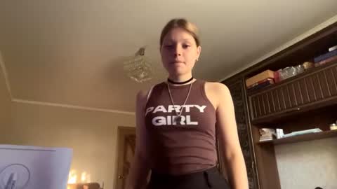 valoriemosholder online show from September 10, 2:49 pm