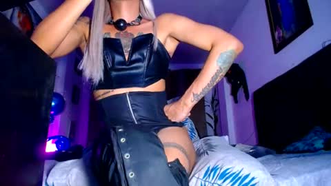 Valen santorini online show from August 2, 6:53 am