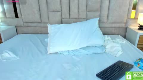 valtira_nova online show from August 13, 10:57 pm