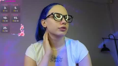 vampylulu online show from August 11, 3:30 am