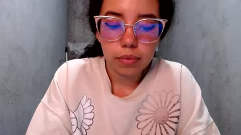 vanellopeschweetz online show from August 1, 8:04 pm