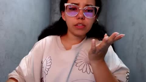vanellopeschweetz online show from August 2, 8:27 pm
