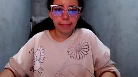 vanellopeschweetz online show from August 3, 1:18 pm