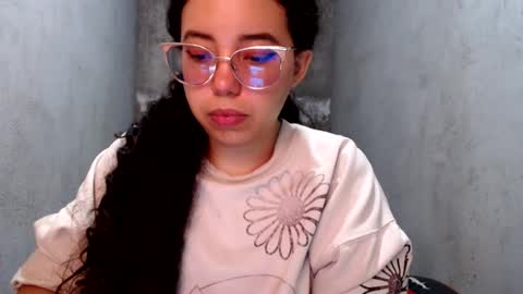 vanellopeschweetz online show from August 4, 1:52 pm