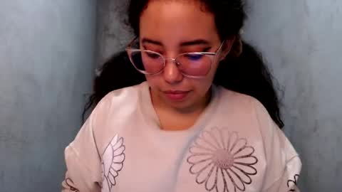 vanellopeschweetz online show from August 5, 3:43 pm