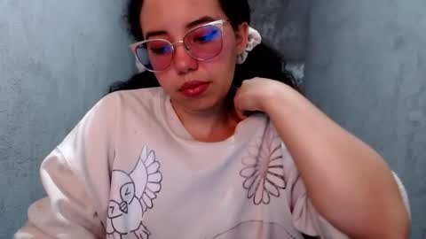 vanellopeschweetz online show from August 14, 2:43 pm