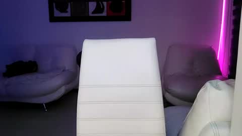 vanessa and samantha online show from August 16, 6:39 am