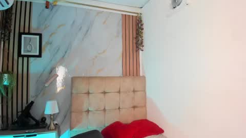 vanessa_jenner online show from July 22, 3:53 am