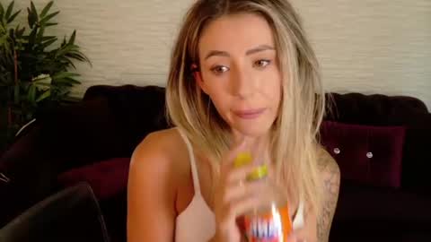 Vanessa online show from August 15, 9:24 am