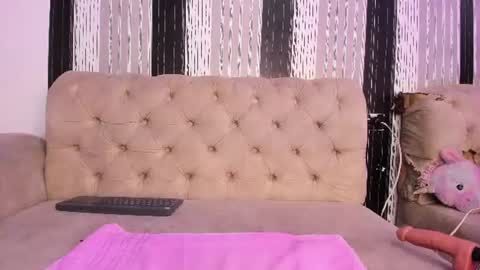 vanessa_wild2 online show from August 7, 4:18 pm