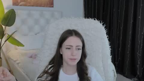 vanessaanerson online show from August 4, 4:04 pm