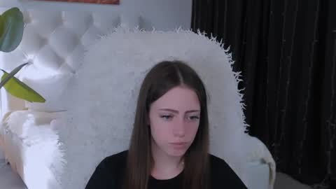 vanessaanerson online show from August 5, 10:35 am