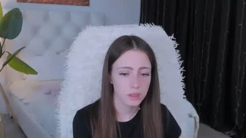 vanessaanerson online show from August 5, 2:04 pm