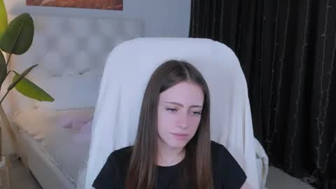 vanessaanerson online show from August 5, 4:27 pm
