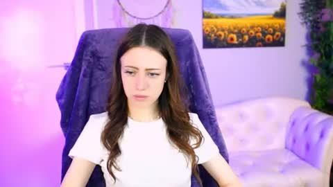 vanessaanerson online show from August 6, 9:08 am