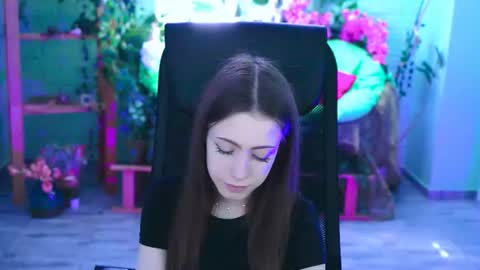 vanessaanerson online show from August 11, 9:00 am