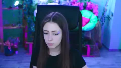 vanessaanerson online show from August 11, 11:12 am