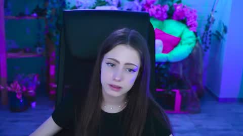 vanessaanerson online show from August 11, 12:51 pm