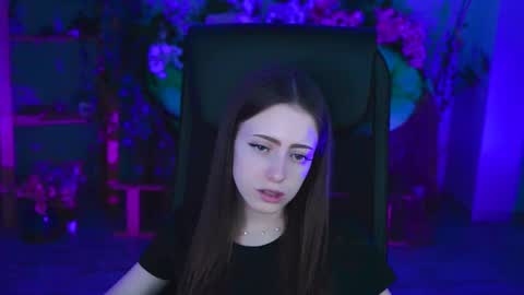 vanessaanerson online show from August 11, 4:09 pm