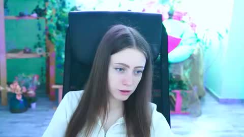 vanessaanerson online show from August 12, 8:05 am