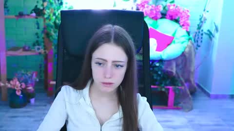 vanessaanerson online show from August 12, 9:11 am