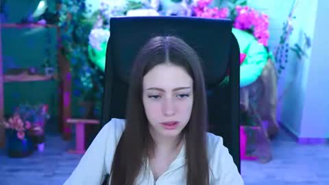 vanessaanerson online show from August 12, 11:23 am