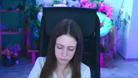 vanessaanerson online show from August 12, 12:29 pm