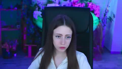 vanessaanerson online show from August 12, 1:46 pm