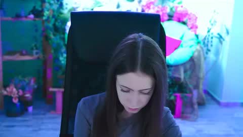 vanessaanerson online show from August 13, 8:17 am