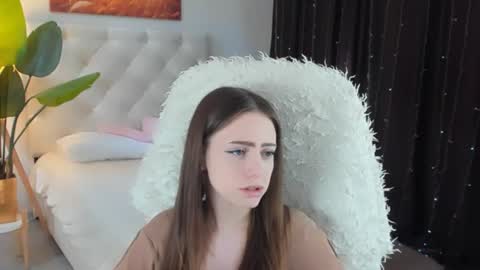 vanessaanerson online show from August 14, 9:24 am