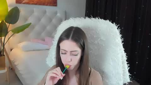 vanessaanerson online show from August 14, 10:30 am