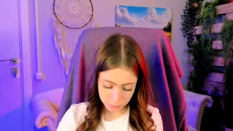 vanessaanerson online show from August 18, 8:20 am