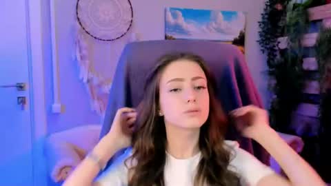 vanessaanerson online show from August 18, 9:26 am