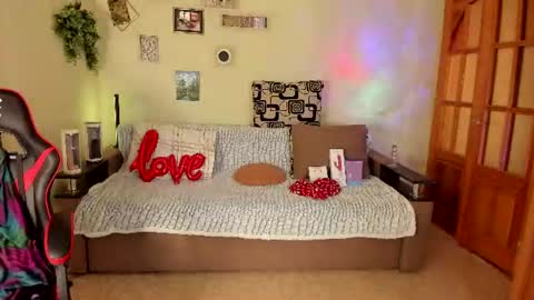 vanessabeautyy online show from August 13, 5:21 am